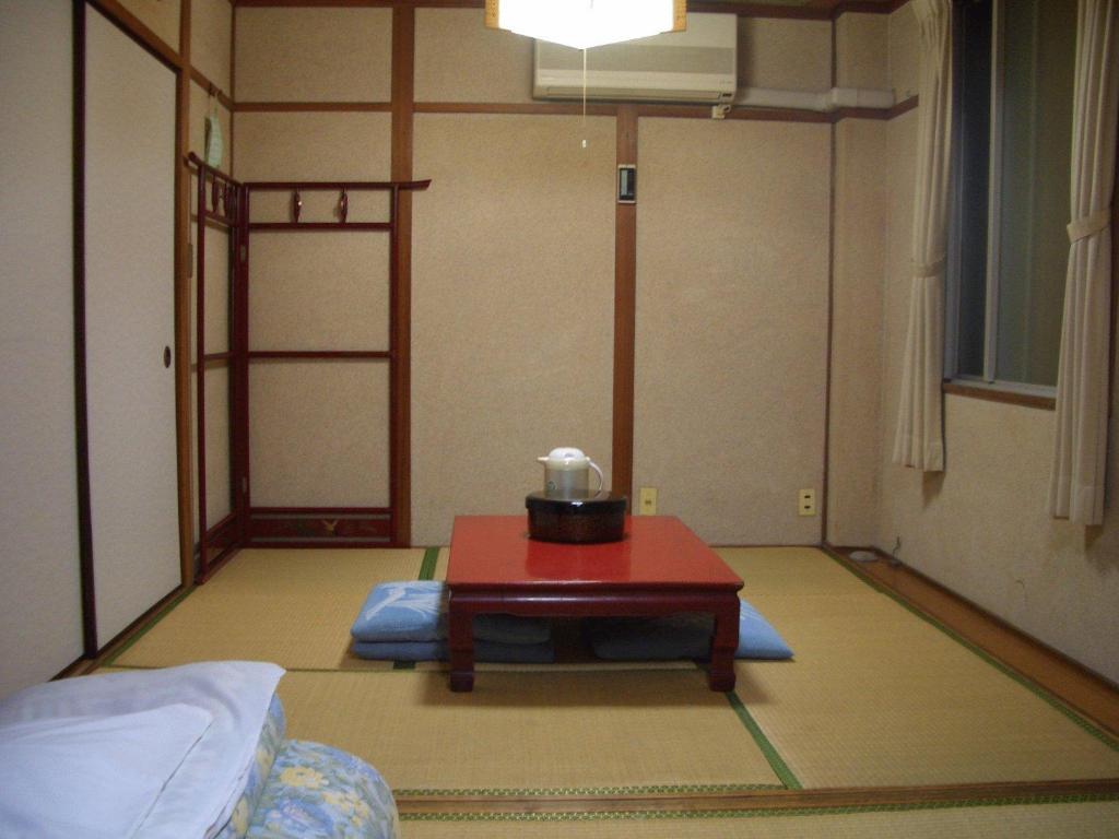 Kasuga Ryokan Hiroshima Buitenkant foto